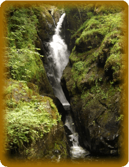 This waterfall image is available for you to download free as a background picture for your desktop